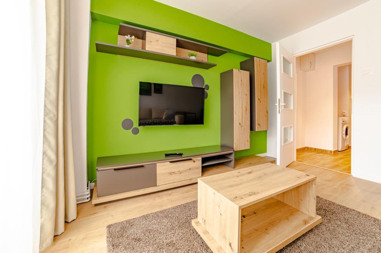 Mid-Term Rental Racadau Apartment Брашов Екстер'єр фото