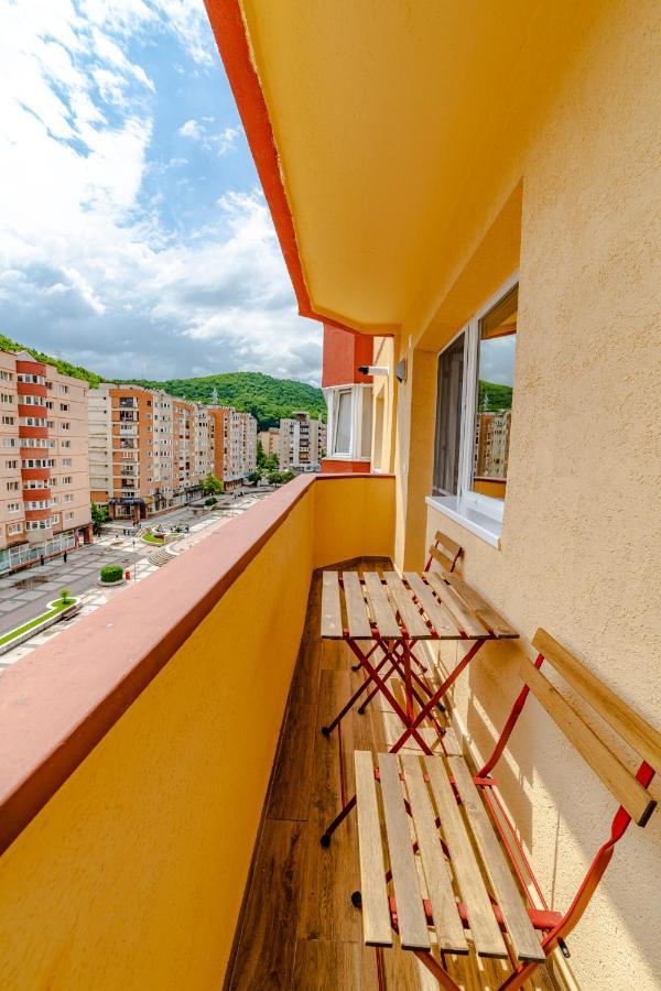 Mid-Term Rental Racadau Apartment Брашов Екстер'єр фото
