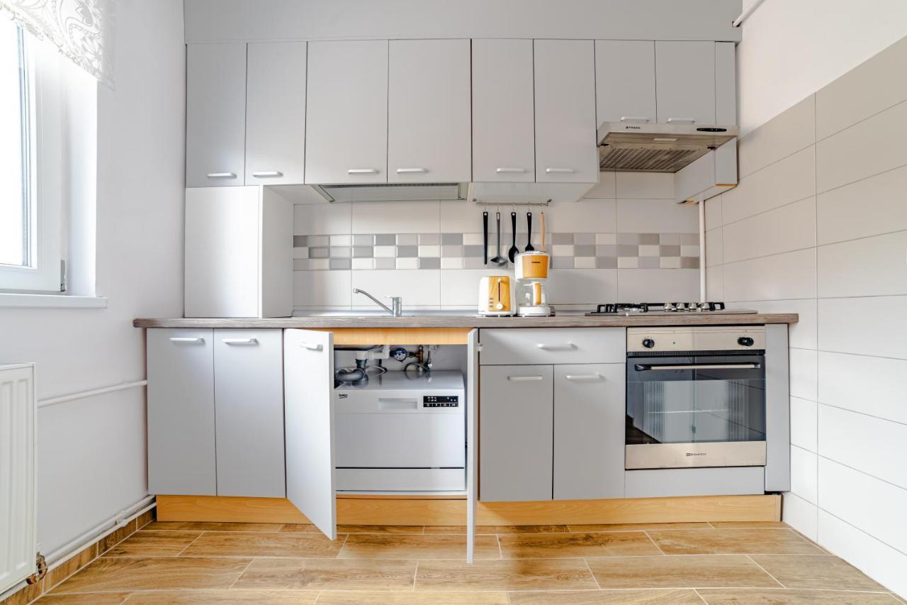 Mid-Term Rental Racadau Apartment Брашов Екстер'єр фото